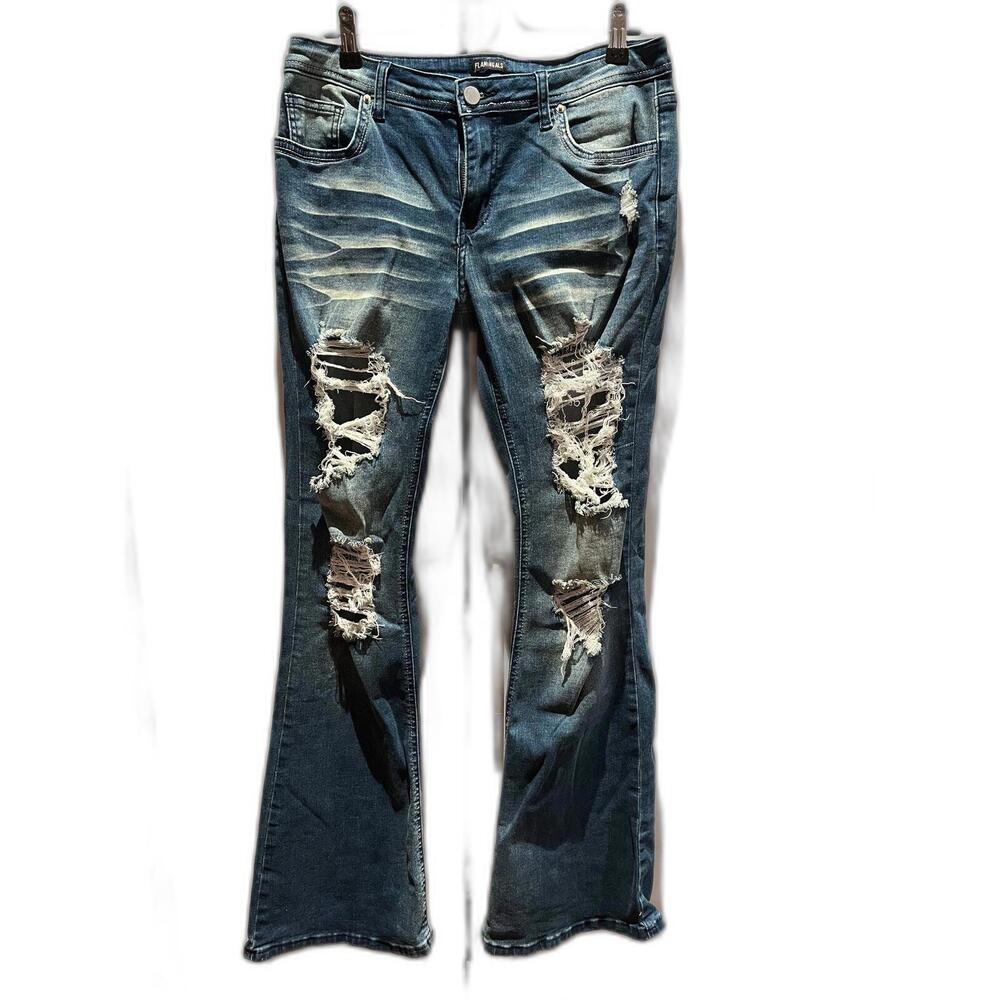 Flamingals almost famous jeans  30 x 31 ripped stretch